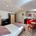 Apartment Old Town Cosy One Bedroom Apartments With Fireplace *