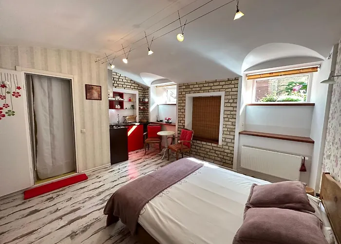 Apartamento Old Town Cosy One Bedroom With Fireplace *