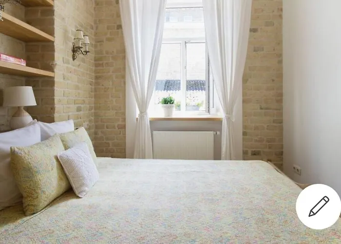 Old Town Cosy One Bedroom With Fireplace Lejlighed