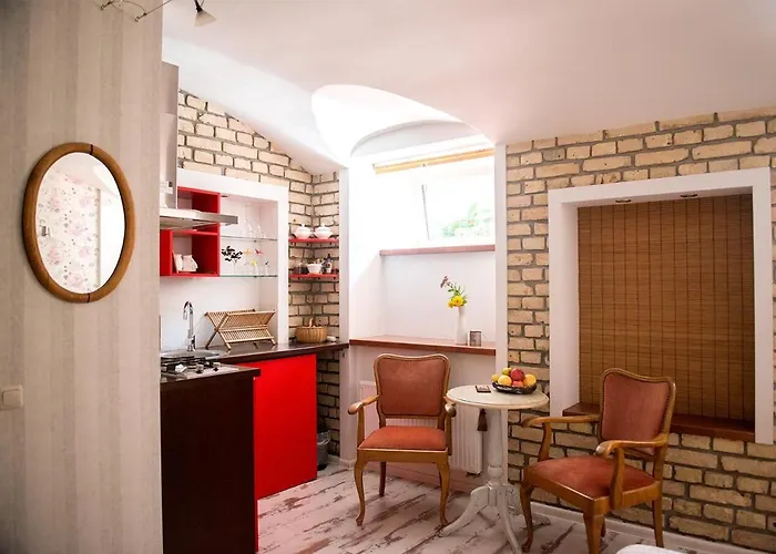 Lägenhet Old Town Cosy One Bedroom With Fireplace